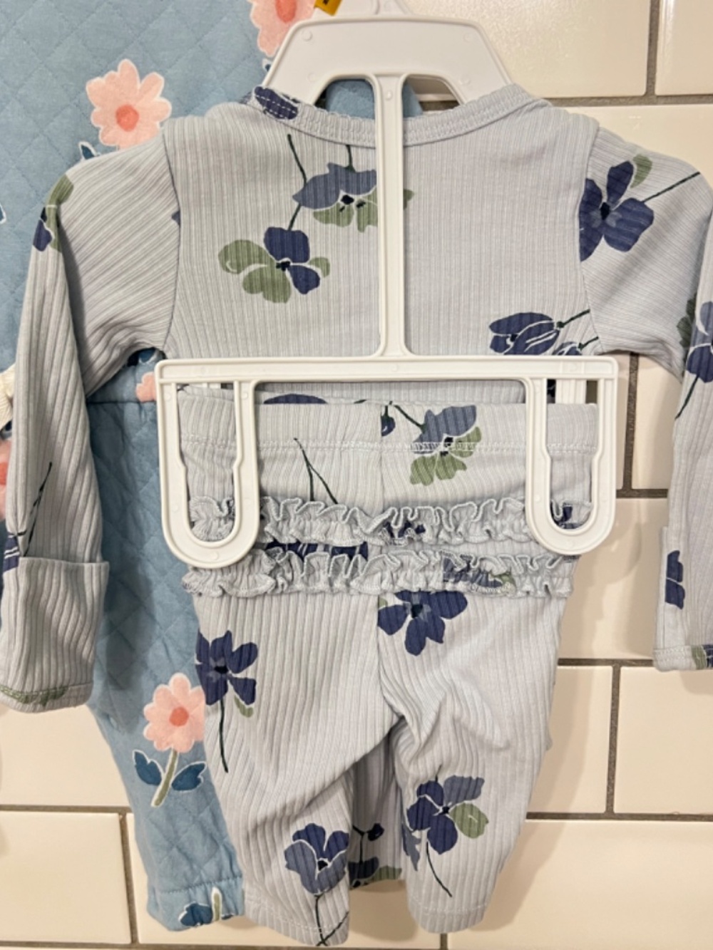 Carter's Baby Clothes Bundle - Picture 3 of 9